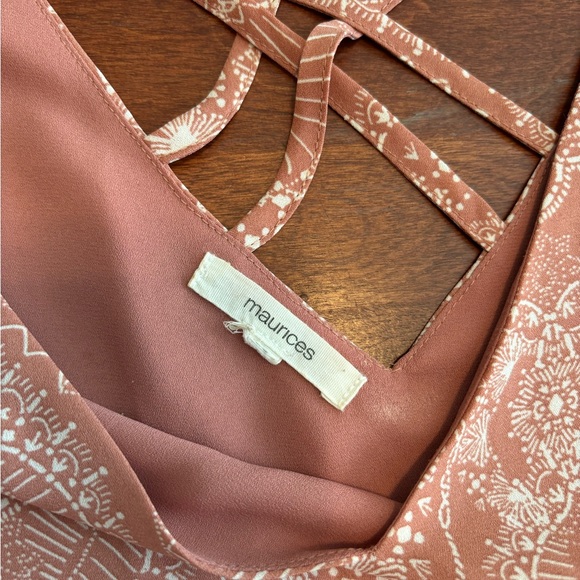 REVERSIBLE <>Maurices sleeveless top with caging. - Picture 6 of 6